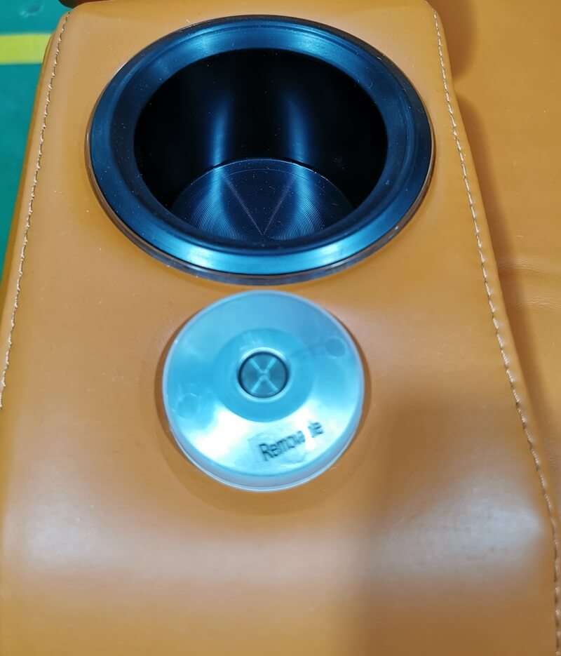 arm with cup holder